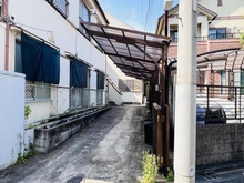 【東京都/荒川区東尾久】荒川区東尾久8丁目　古家付土地 現地（古家あり）：敷地延長部分。敷地奥が古屋。