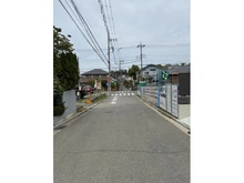 【神奈川県/横浜市都筑区川和台】横浜市都筑区川和台土地 南東側道路になります。