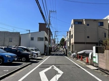 【東京都/板橋区東新町】東新町2丁目　2号棟 前面道路