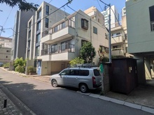 【東京都/港区南青山】港区南青山2丁目　土地 現地（古家あり）：現況古家あり※更地渡しです