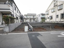 【神奈川県/横浜市神奈川区六角橋】神奈川区六角橋6丁目　B区画/全2区画 現地：全２区画　正面左通路と正面奥