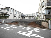 【神奈川県/横浜市神奈川区六角橋】神奈川区六角橋6丁目　B区画/全2区画 現地：全２区画　正面左通路と正面奥