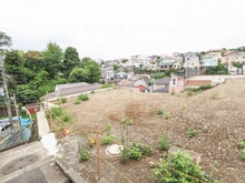 【神奈川県/横浜市西区老松町】西区老松町　売地　2区画/全2区画 現地：正面奥　全２区画