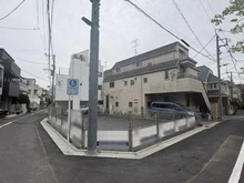 【東京都/目黒区駒場】目黒区駒場二丁目　土地（1号地） 現地：全2区画、1号棟現場（手前側）