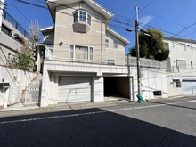 【東京都/世田谷区等々力】世田谷区等々力3丁目売地　A区画 現地（古家あり）：全2区画、対象地左側。