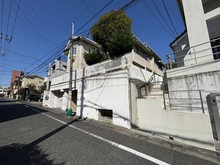 【東京都/世田谷区等々力】世田谷区等々力3丁目売地　B区画 現地（古家あり）：全2区画、対象地手前側。