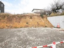 【神奈川県/川崎市多摩区栗谷】川崎市多摩区栗谷2丁目　2号地 現地：全2区画
右側