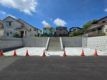 【東京都/町田市鶴川】町田市鶴川3丁目　土地 現地：右　全2区画