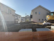 【神奈川県/横浜市栄区桂台西】栄区桂台西2丁目　土地　1区画/全8区画 現地：1区画/全8区画（写真中央）