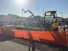 【神奈川県/横浜市栄区桂台西】栄区桂台西2丁目　土地　3区画/全8区画 現地：3区画/全8区画（写真中央）