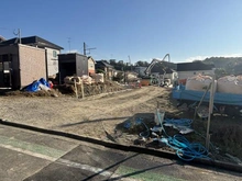 【神奈川県/横浜市栄区桂台西】栄区桂台西2丁目　土地　5区画/全8区画 現地：5区画/全8区画（写真中央）