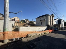 【神奈川県/横浜市栄区桂台西】栄区桂台西2丁目　土地　8区画/全8区画 現地：8区画/全8区画（写真中央）