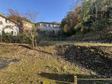 【神奈川県/鎌倉市小町】鎌倉市小町3丁目　土地　B区画/全2区画 現地：B区画/全2区画（写真中央）