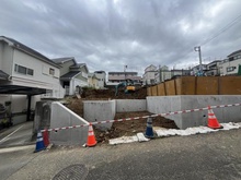 【神奈川県/横浜市港南区大久保】横浜市港南区大久保3丁目　土地No.1(全2区画) 現地：全2区画(物件は左側)