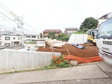 【神奈川県/川崎市宮前区宮崎】宮前区宮崎売地　4区画（全7区画） 現地：4区画：写真中央（全7区画）