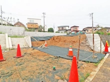 【神奈川県/横浜市都筑区東山田】都筑区東山田1丁目　建築条件付売地2号地（全2区画） 現地：1号地：写真中央（全2区画）