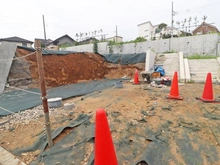 【神奈川県/横浜市都筑区東山田】都筑区東山田1丁目　建築条件付売地3号地（全2区画） 現地：3号地：写真中央（全2区画）