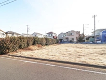 【東京都/小平市鈴木町】小平市鈴木町1丁目売地(13・5-E) 現地：全16区画　写真左側・道路側