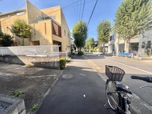 【東京都/目黒区碑文谷】目黒区碑文谷1丁目　古家付土地 前面道路
