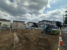 【東京都/世田谷区上祖師谷】世田谷区上祖師谷6丁目　土地　A区画 現地：全7区画（造成工事中）
写真右側が対象地になります。