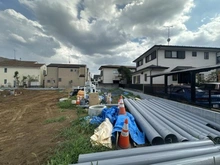 【東京都/世田谷区上祖師谷】世田谷区上祖師谷6丁目　土地　B区画 現地：全7区画（造成工事中）
写真手前側が対象地になります。