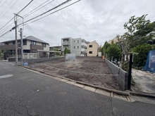 【東京都/杉並区和泉】杉並区和泉2丁目　B区画 現地：全2棟/写真右側