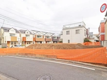 【東京都/世田谷区祖師谷】世田谷区祖師谷4丁目　建築条件付き売地　B区画 現地：全2区画／写真奥