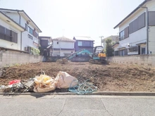 【東京都/世田谷区祖師谷】世田谷区祖師谷5丁目 土地 A区画 現地：全2区画／写真左側