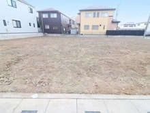 【埼玉県/三郷市高州】三郷市高洲3丁目　土地　2号地 現地：全3区画／対象地正面