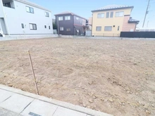 【埼玉県/三郷市高州】三郷市高洲3丁目　土地　2号地 現地：全3区画／対象地手前側