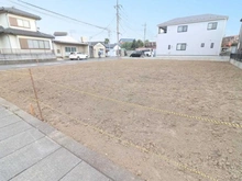 【埼玉県/三郷市高州】三郷市高洲3丁目　土地　3号地 現地：全3区画／対象地手前側