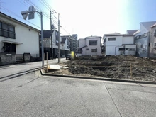 【東京都/江戸川区松江】江戸川区松江2丁目　3号棟 現地：全4棟現場写真中央3号棟