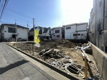 【東京都/江戸川区松江】江戸川区松江2丁目　4号棟 現地：全4棟現場写真中央奥4号棟