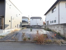 【東京都/多摩市一ノ宮】多摩一ノ宮4丁目1号地 現地：全二区画・写真中央