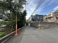【神奈川県/横浜市港南区上大岡東】港南区上大岡東1丁目　売地 前面道路