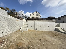 【大阪府/吹田市藤白台】吹田市藤白台二丁目　1号地 現地：1号地　全2区画　左側
