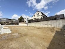 【大阪府/吹田市藤白台】吹田市藤白台二丁目　2号地 現地：2号地　全2区画　手前側
