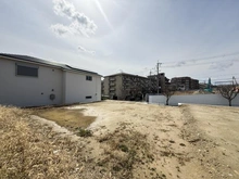 【大阪府/吹田市藤白台】吹田市藤白台二丁目　2号地 現地：2号地　全2区画　左側
