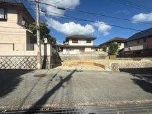 【大阪府/箕面市粟生新家】粟生新家5丁目　売土地 現地：一区画　中央手前