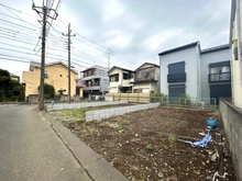 【東京都/国分寺市東戸倉】国分寺市東戸倉2丁目土地 3区画 現地：全3区画の真ん中、写真手前