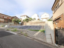 【神奈川県/横浜市鶴見区梶山】鶴見区梶山2丁目　売地　A区画 現地：全２区画、左側
