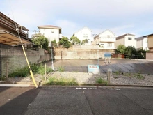 【神奈川県/横浜市鶴見区梶山】鶴見区梶山2丁目　売地　B区画 現地：全２区画、右側