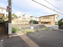 【神奈川県/横浜市鶴見区梶山】鶴見区梶山2丁目　売地　B区画 現地：全２区画、右側