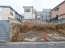 【神奈川県/横浜市鶴見区東寺尾】鶴見区東寺尾2丁目売地　1区画 現地：全3区画（更地の写真左側）