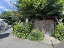 【東京都/大田区東雪谷】大田区東雪谷5丁目土地　2区画 現地（古家あり）：全2区画、手前側