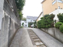 【神奈川県/横浜市中区本牧緑ケ丘】中区本牧緑ケ丘　売地 前面道路