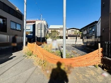 【東京都/新宿区市谷加賀町】新宿区市谷加賀町2丁目　売地B区画 現地：全2区画。写真左側がB区画です。奥は一部、A区画です。