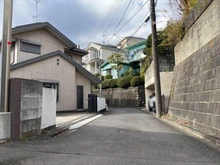 【神奈川県/横浜市神奈川区三ツ沢南町】横浜市神奈川区三ツ沢南町 土地 南東側前面道路（東側より撮影）