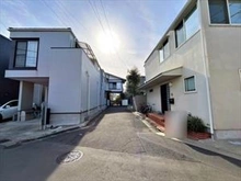 【東京都/世田谷区桜】世田谷区桜2丁目 土地 現地：現地・前面道路（中央奥が現地）