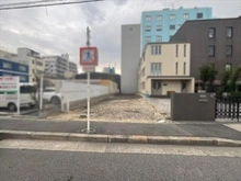 【大阪府/大阪市西区本田】大阪市西区本田4丁目 土地 現地＋前面道路（北東側より撮影）